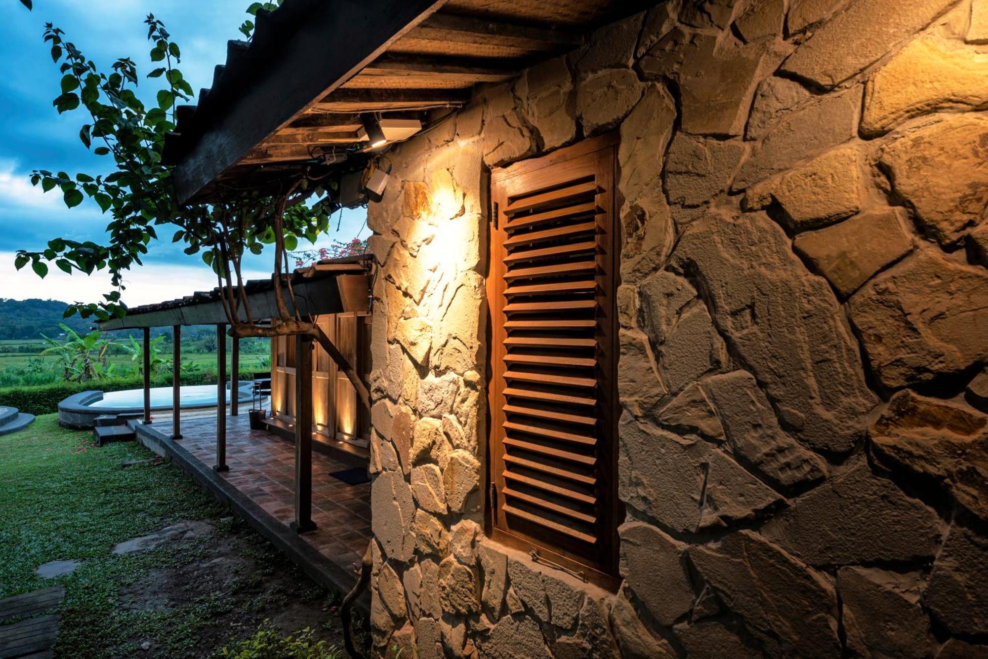 Villa Blue Steps Yogyakarta Eksteriør billede