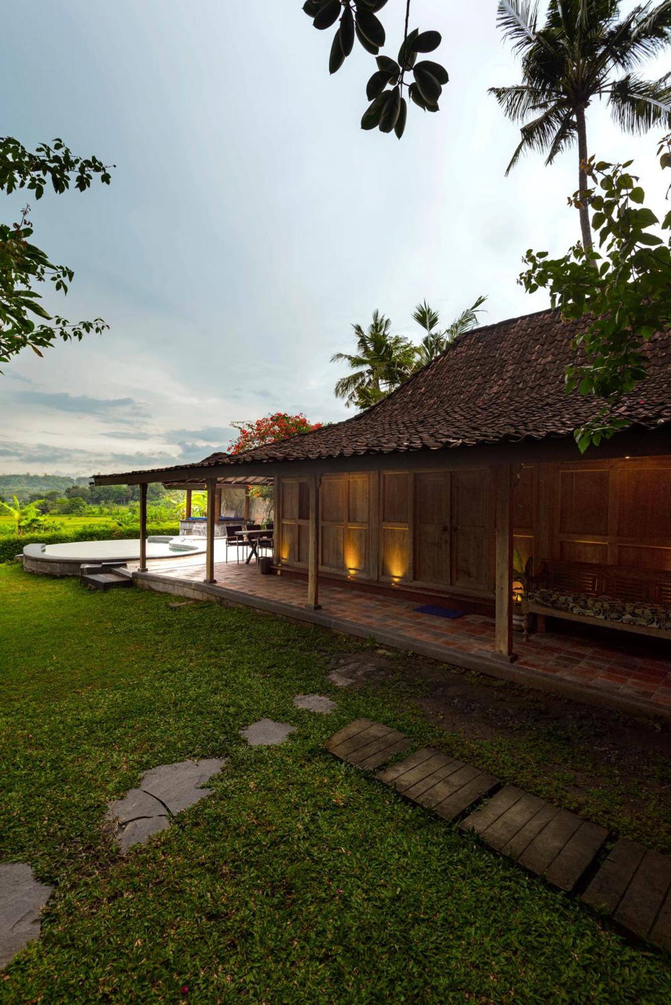 Villa Blue Steps Yogyakarta Eksteriør billede