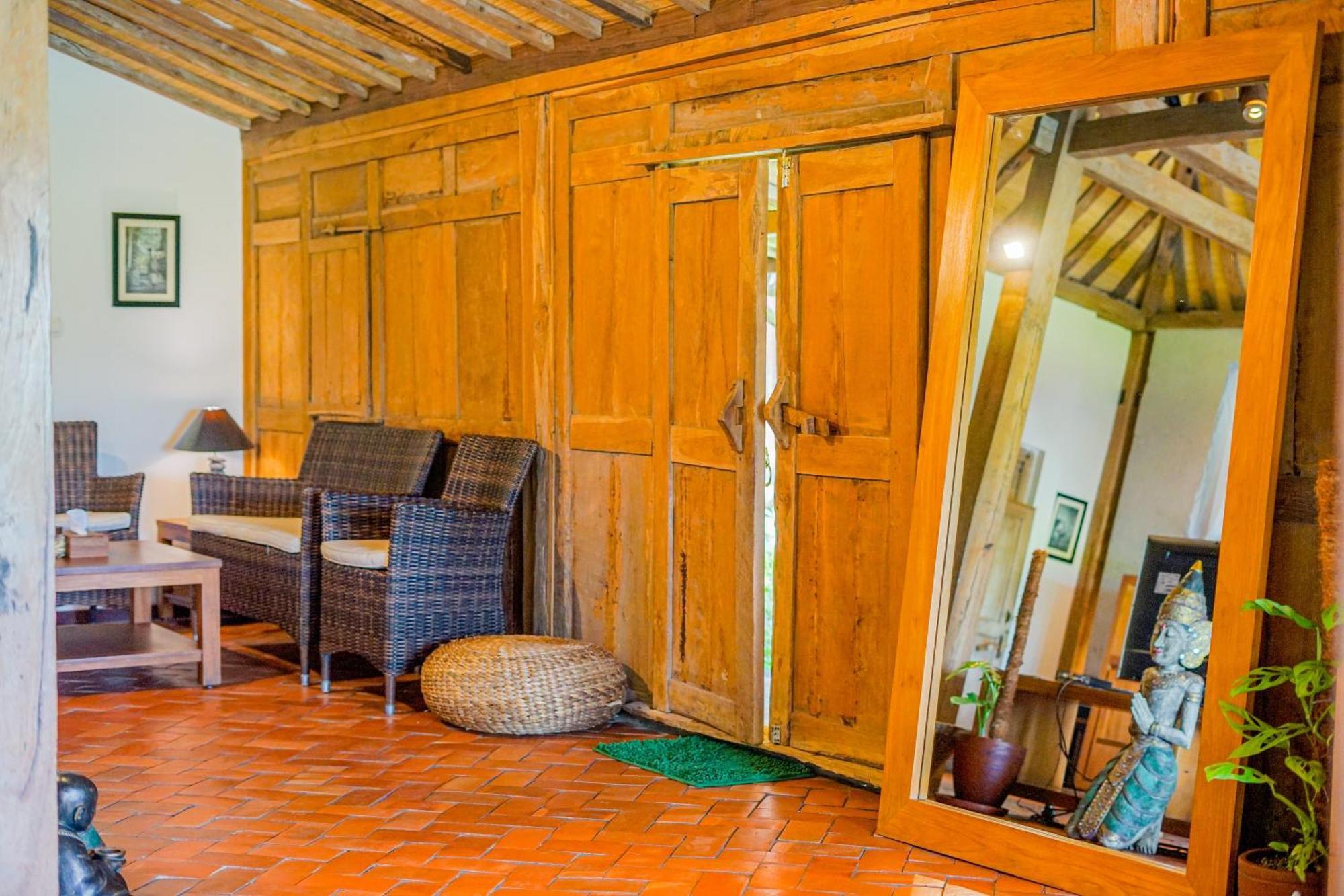 Villa Blue Steps Yogyakarta Eksteriør billede
